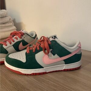 Nike Kids Green and Pink Sneakers